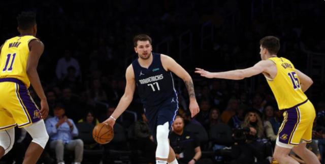 补扣霍华德+点名詹姆斯 关键时刻东契奇带走胜利